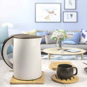 Alfto trivet with hot pot on trivet demonstrates protection.