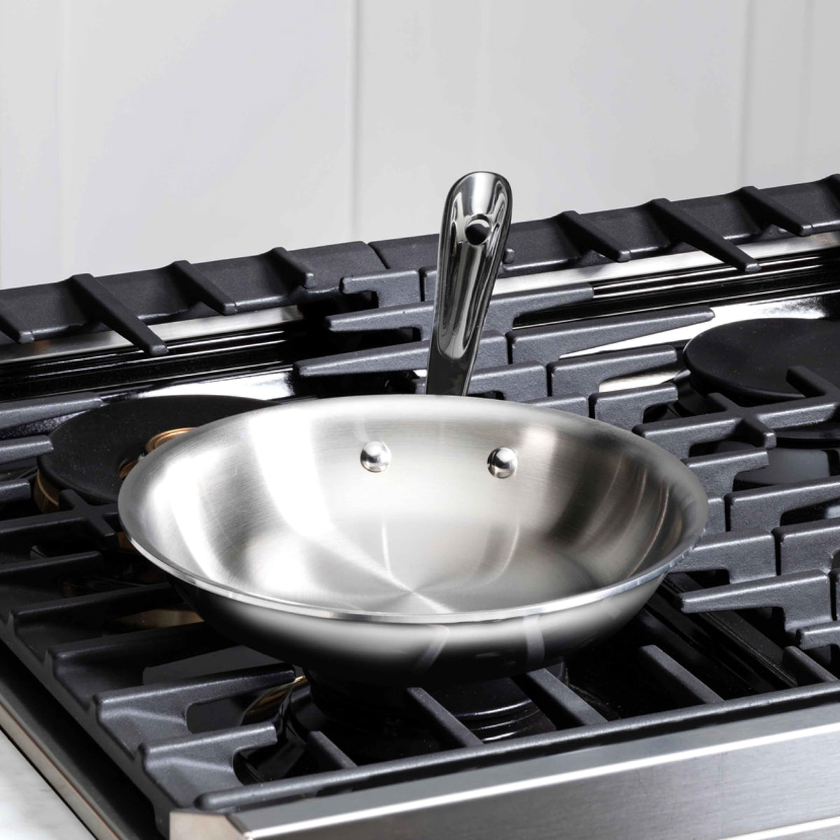 All-Clad D3 10in fry pan surface browning enables even sears