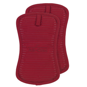 All-Clad silicone-coated front and back offer a secure non-slip grip on hot pots.