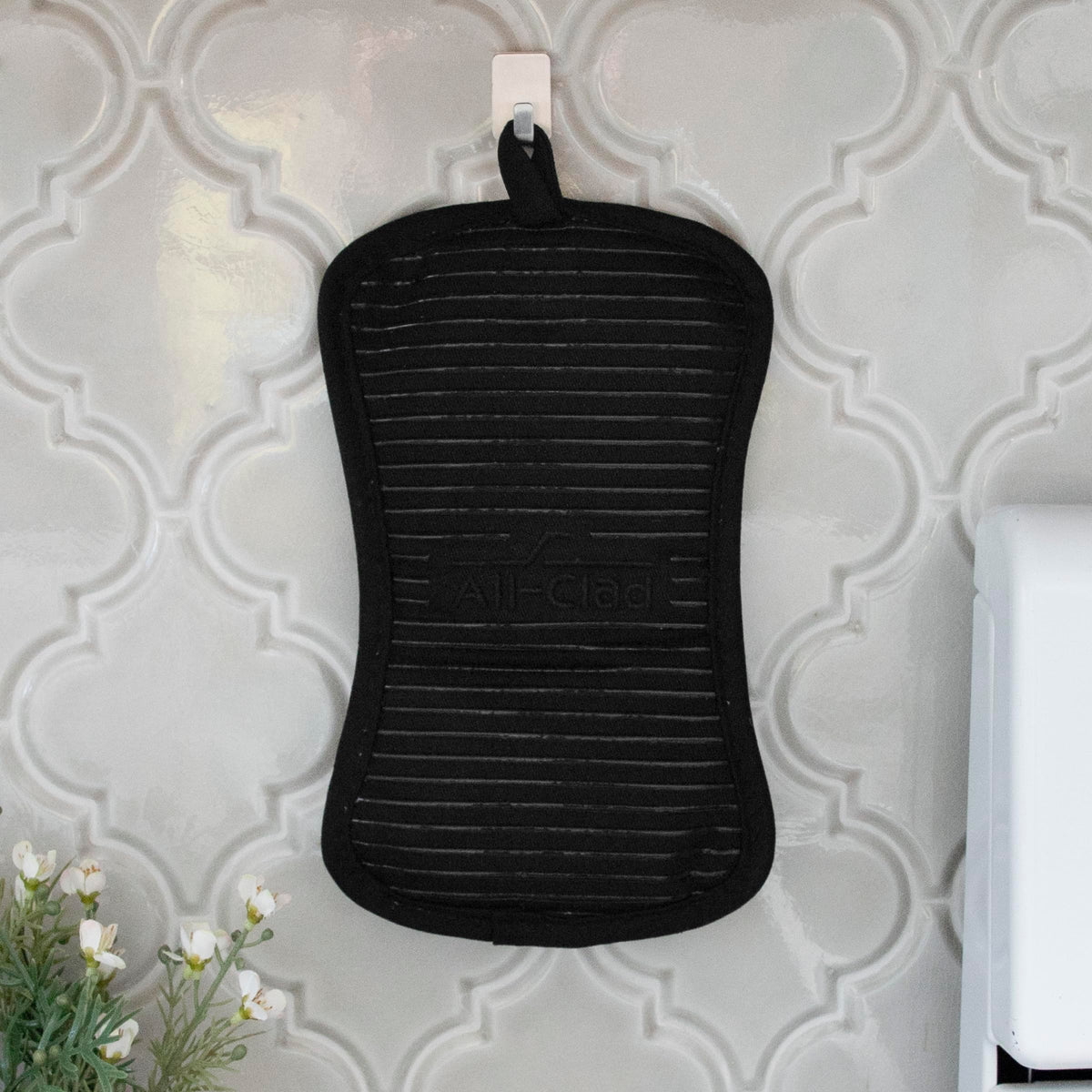 All-Clad durable and easy-care pot holders for everyday cooking.