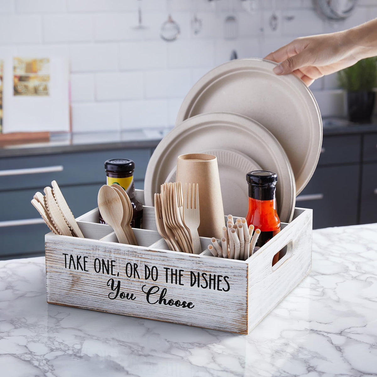 ALELION plate and cutlery holder keeps countertops tidy during gatherings.