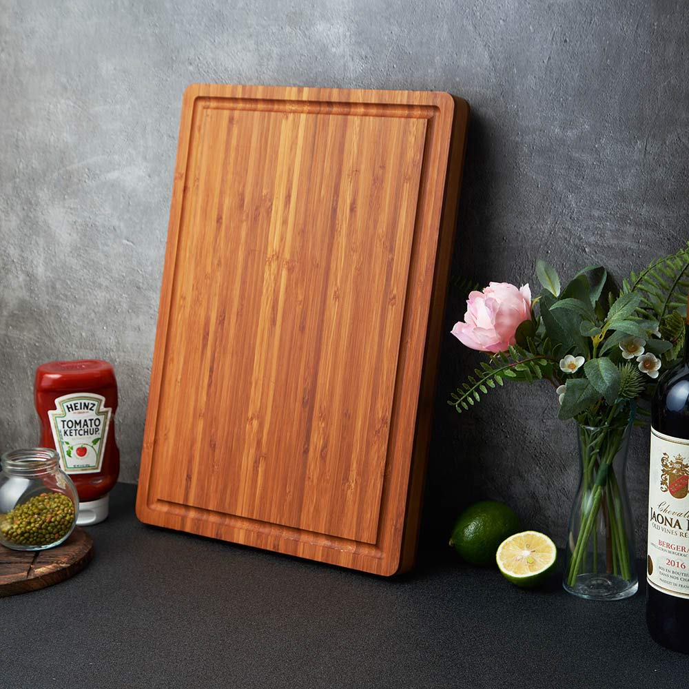 Allsum gift ready cutting board suitable for housewarmings and occasions.
