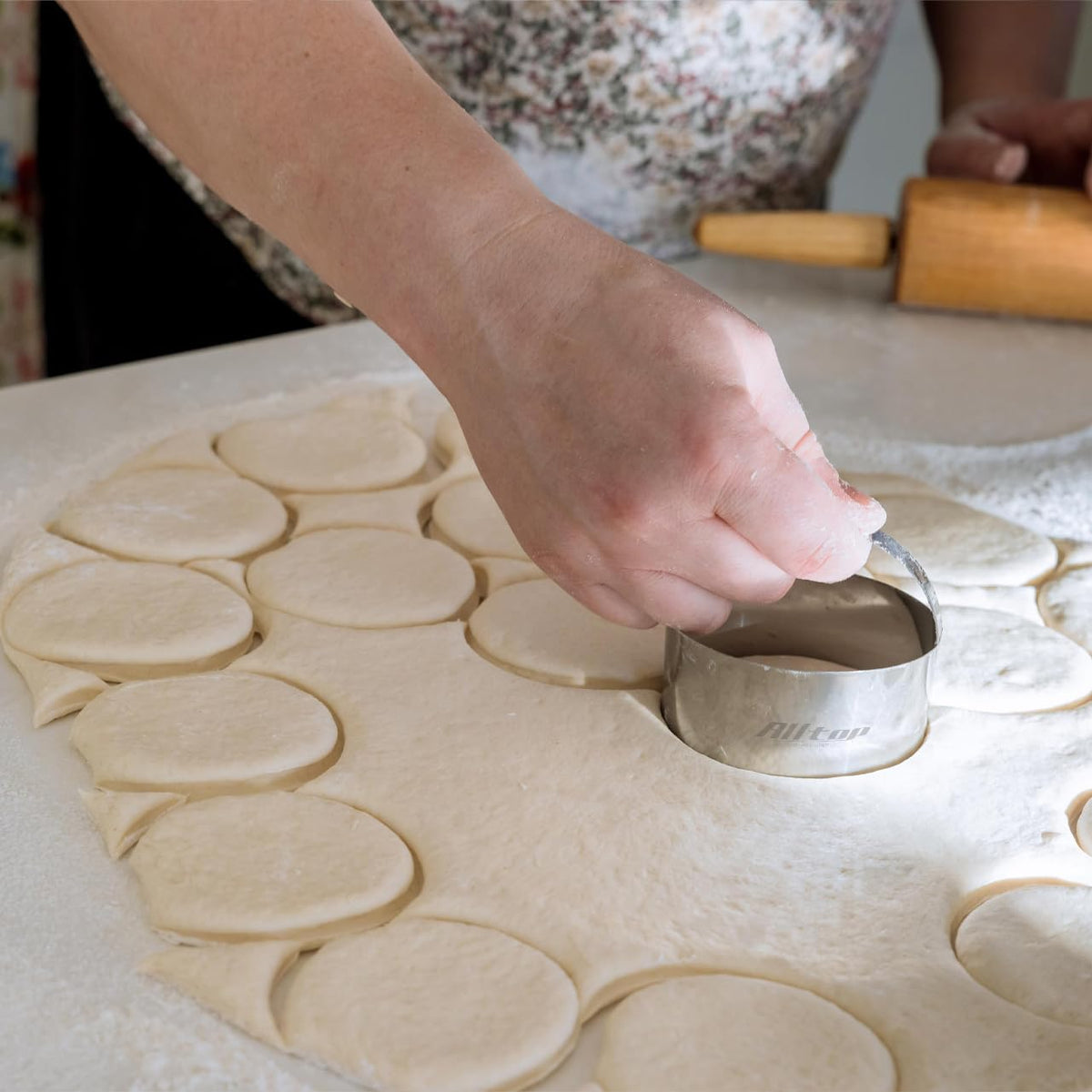 Alltop 18-8 stainless steel cutters are durable and rust-resistant for daily use.