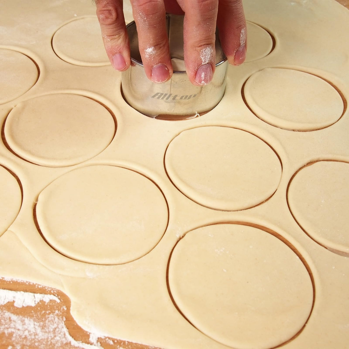 ALLTOP stainless steel cutters for versatile baking with sizes from 1 to 4.5 inches
