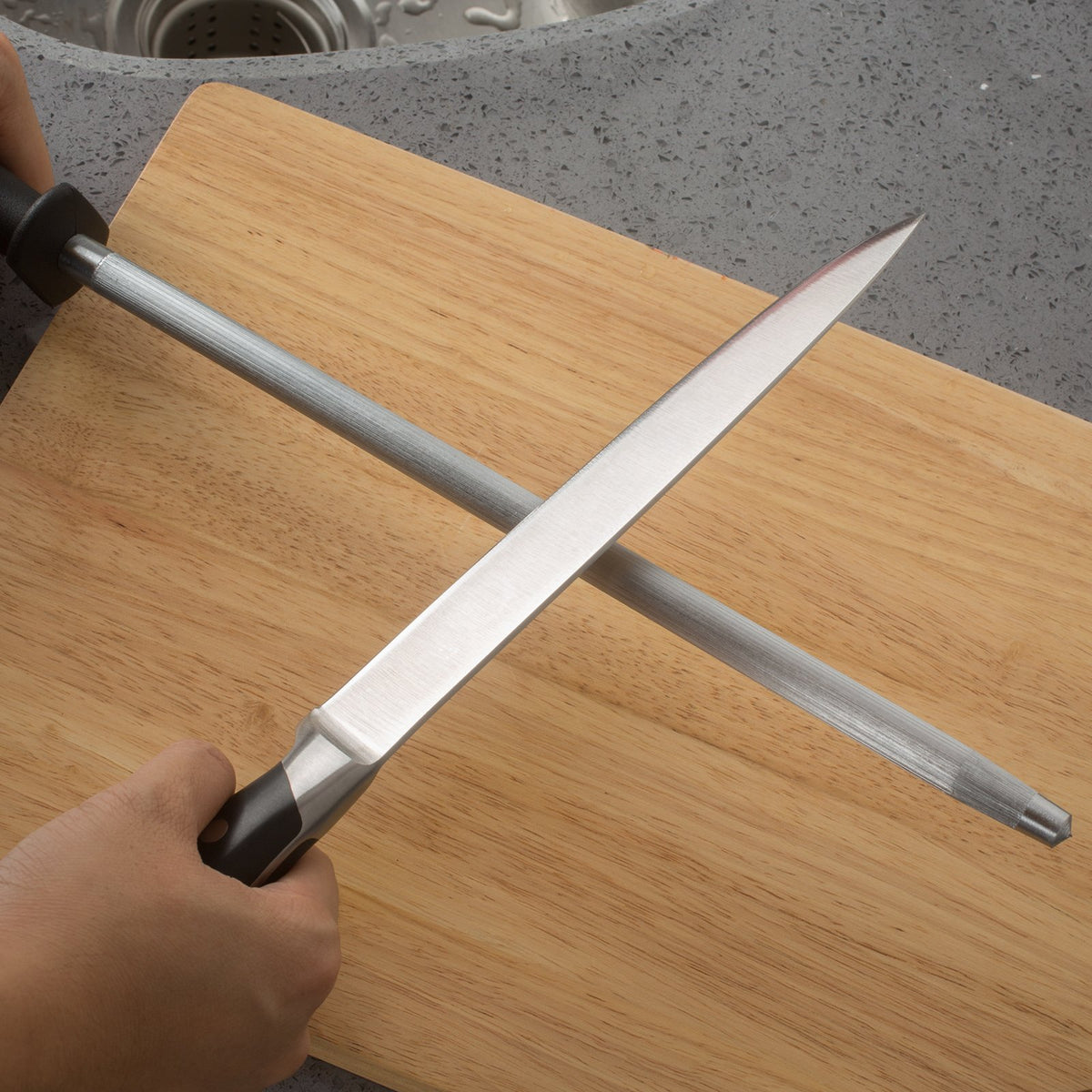 ALLWIN-HOUSEWARE W durable carbon steel construction withstands frequent use.