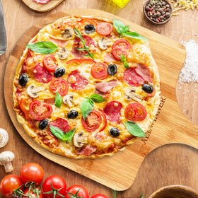 ALLWINNER 2-pack in-use demonstrates easy transfer of pizza from oven to board.