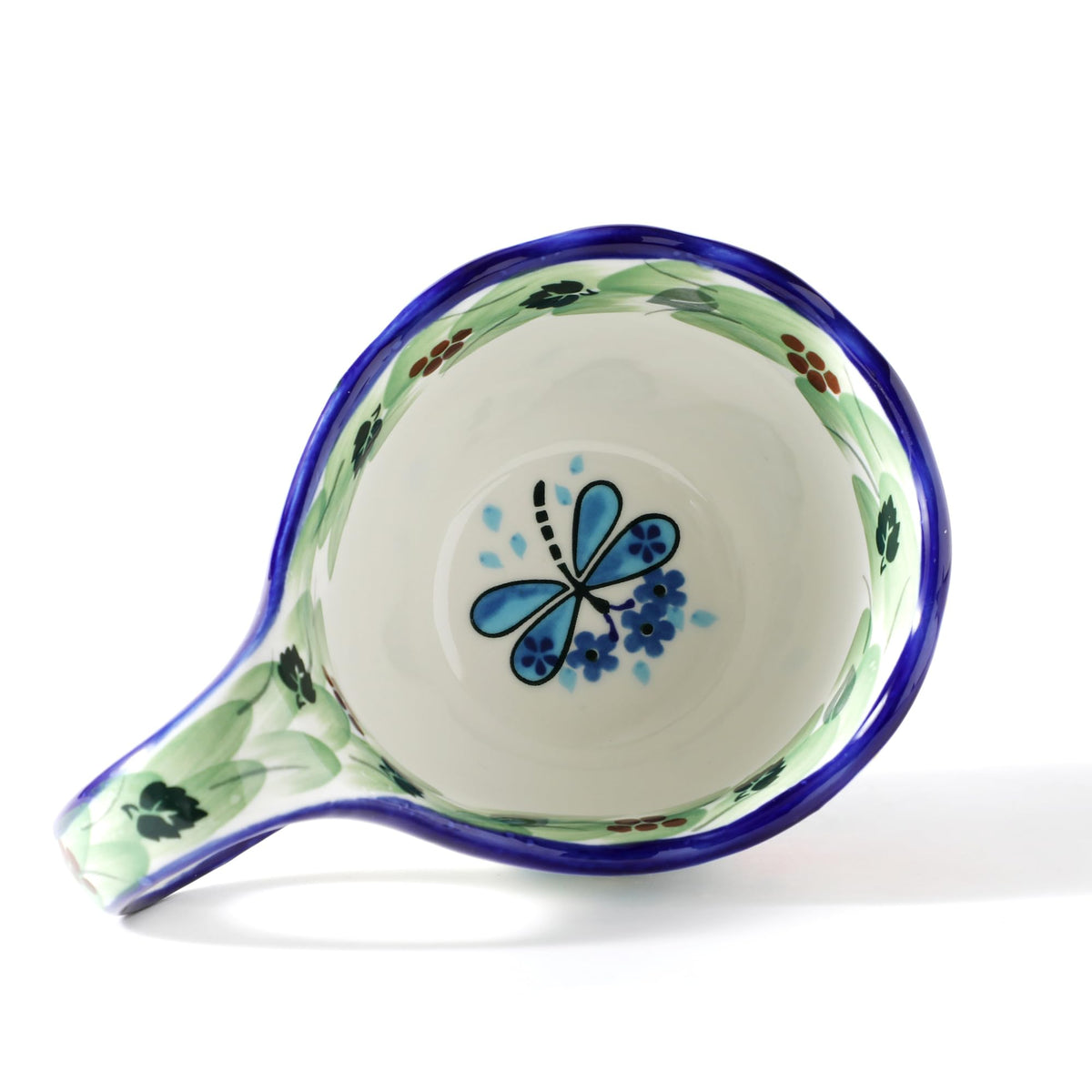 ALMA scalloped-edge ceramic bowl adds vintage charm to décor