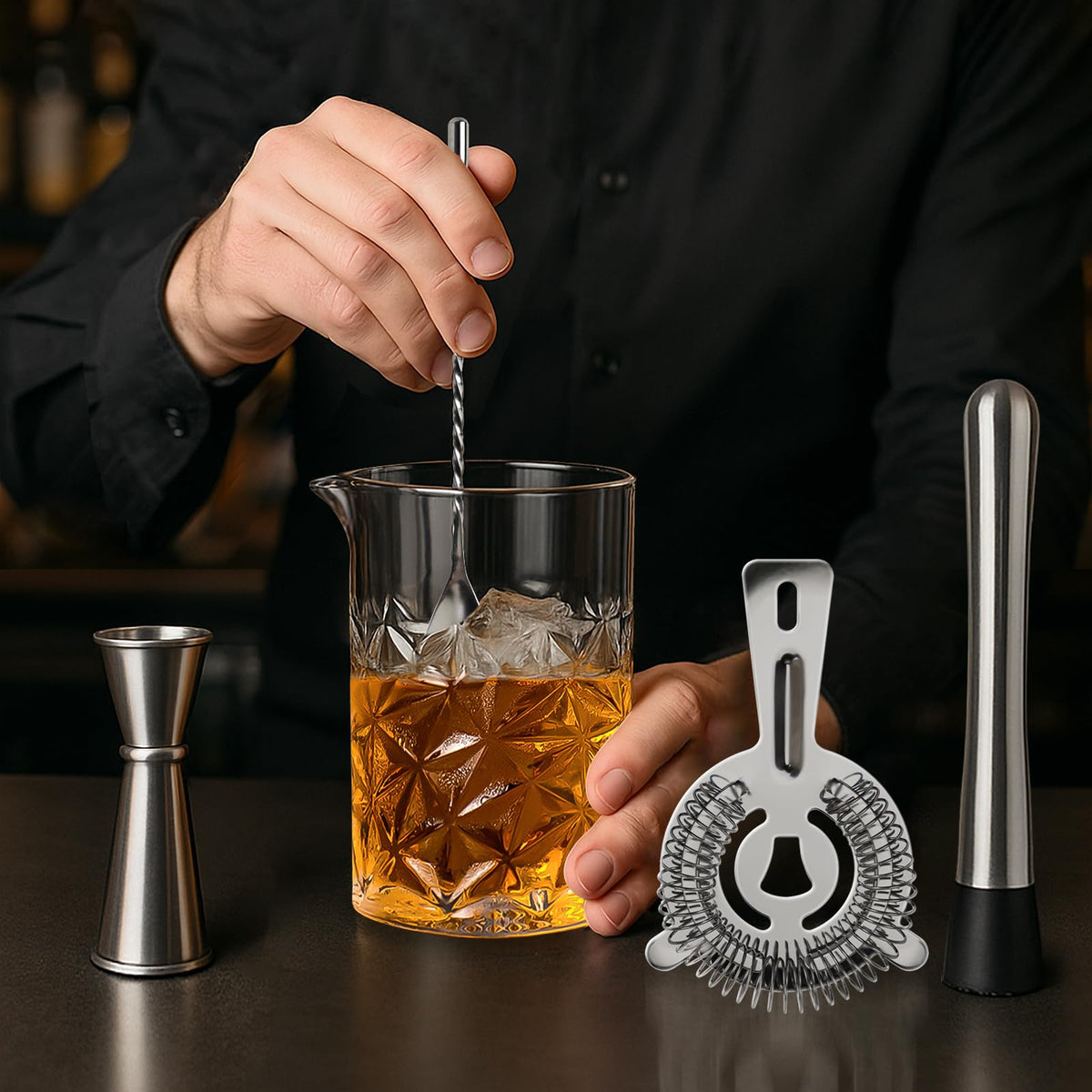 Almagic muddler and strainer for smooth, well-filtered stirred drinks