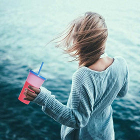 Alohastarttg color-changing cup enhances smoothies with vibrant visuals and easy cleaning after use.