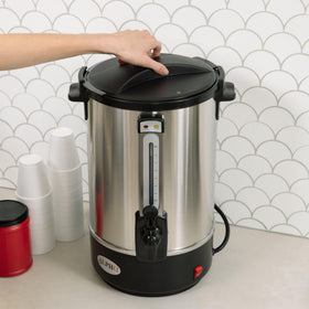 ALPHA LIVING stable base reduces spills on busy countertops