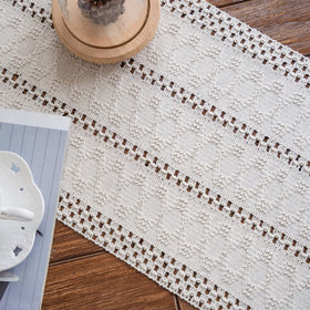 Alynsehom macrame runner close-up shows soft fiber and finish.