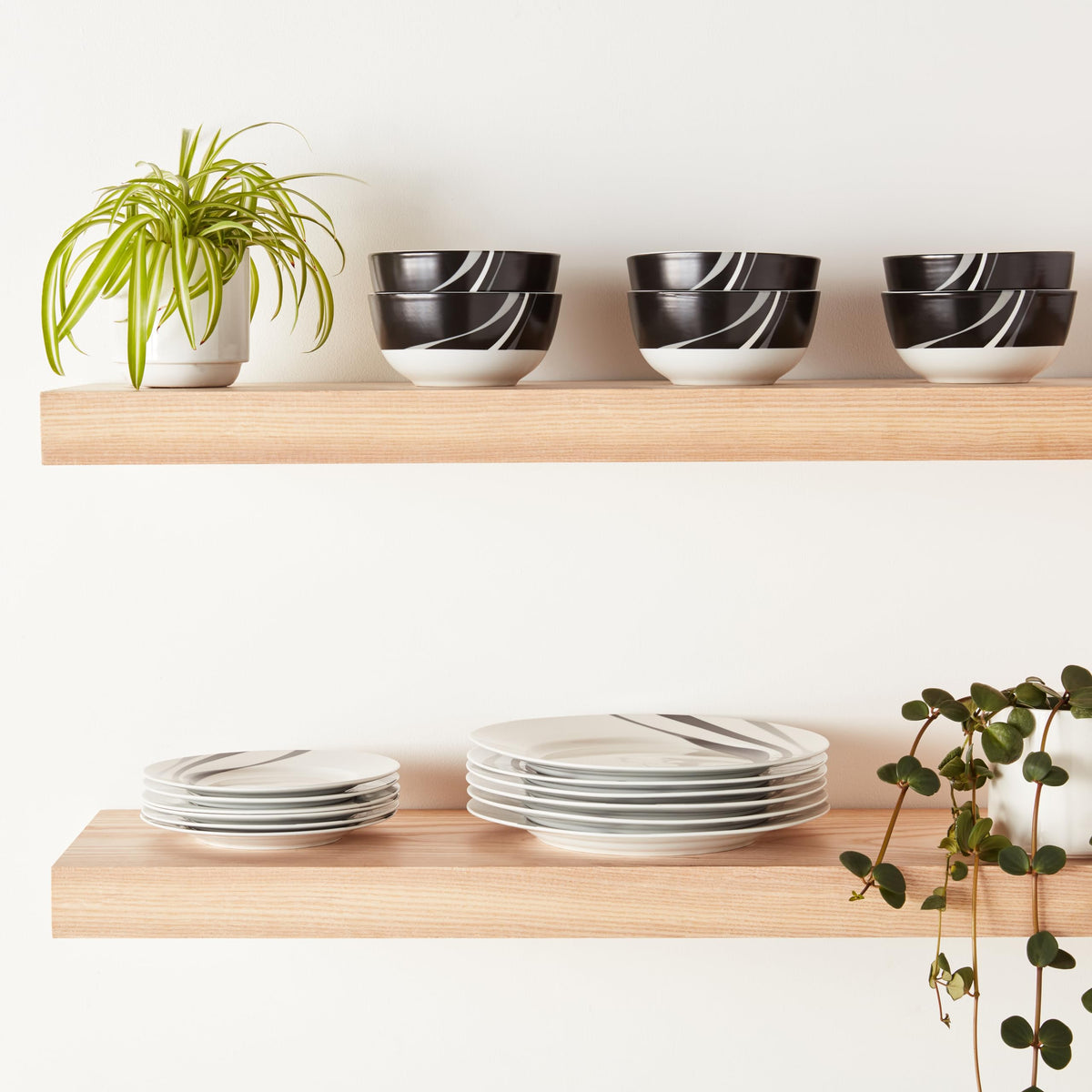 Amazon Basics swirl bowls suitable for soups and cereals