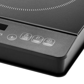 Amazon Basics cooktop safety features: child lock and auto-pause for safer cooking.