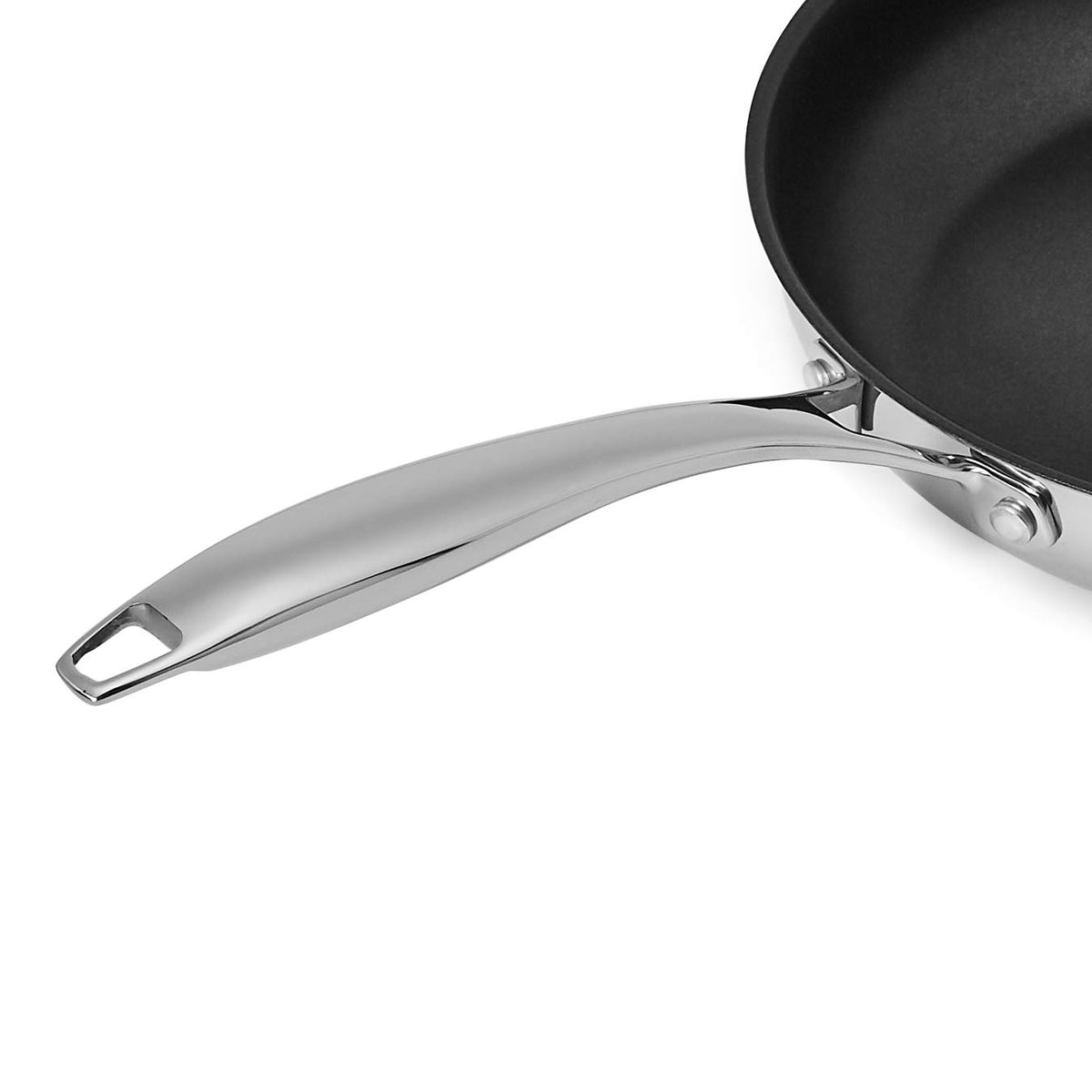 Amazon Basics 2-Piece fry pan set 8-inch, non-stick surface enables easy cooking