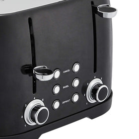 Amazon Basics 4-Slot Toaster removable crumb tray for easy cleaning after meals.