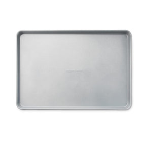 Amazon Basics gray ceramic finish adds a sleek, modern kitchen look.