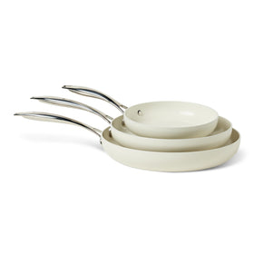 Amazon Basics ceramic nonstick pan 7.9 in with easy release for everyday cooking.