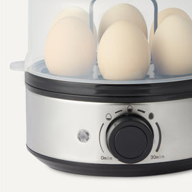 Amazon Basics dishwasher-safe lid and holder simplify cleaning after cooking.