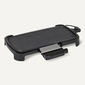 Amazon Basics griddle offers adjustable heat from 200 to 400 F.