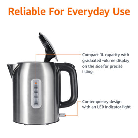Amazon Basics kettle spout pour demonstrating precise pouring