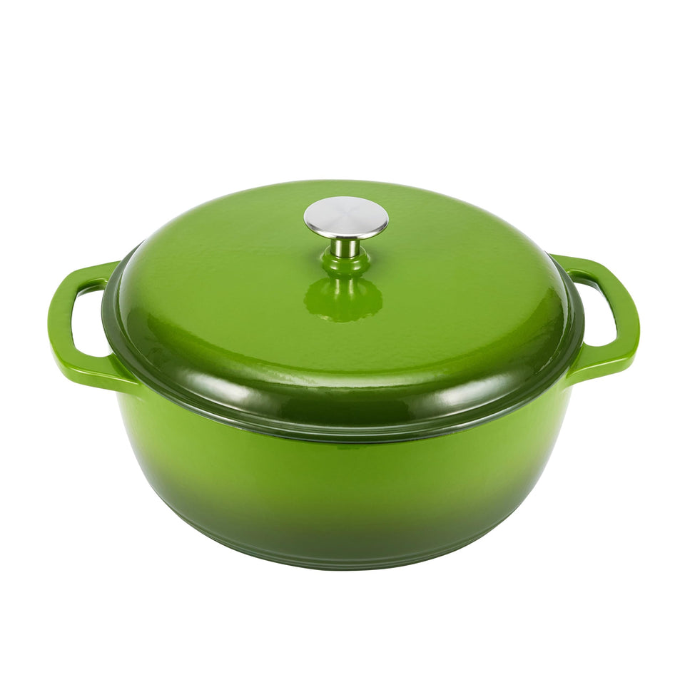 Amazon Basics enameled cast iron Dutch oven with green lid shows even heat distribution