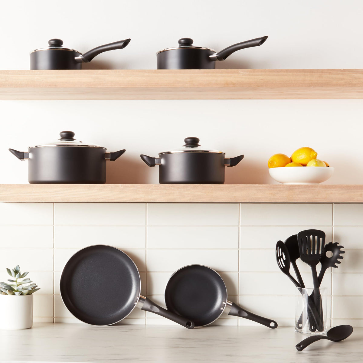 Amazon Basics 5-piece utensil set included for versatile cooking tasks