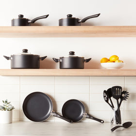 Amazon Basics 5-piece utensil set included for versatile cooking tasks