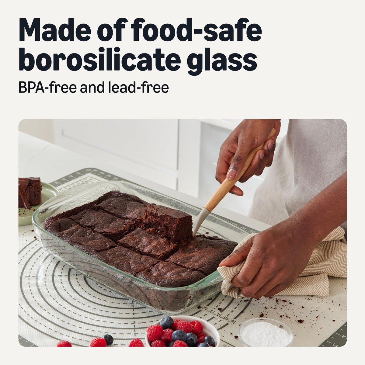Amazon Basics glass bakeware stackable with lid for easy transport.