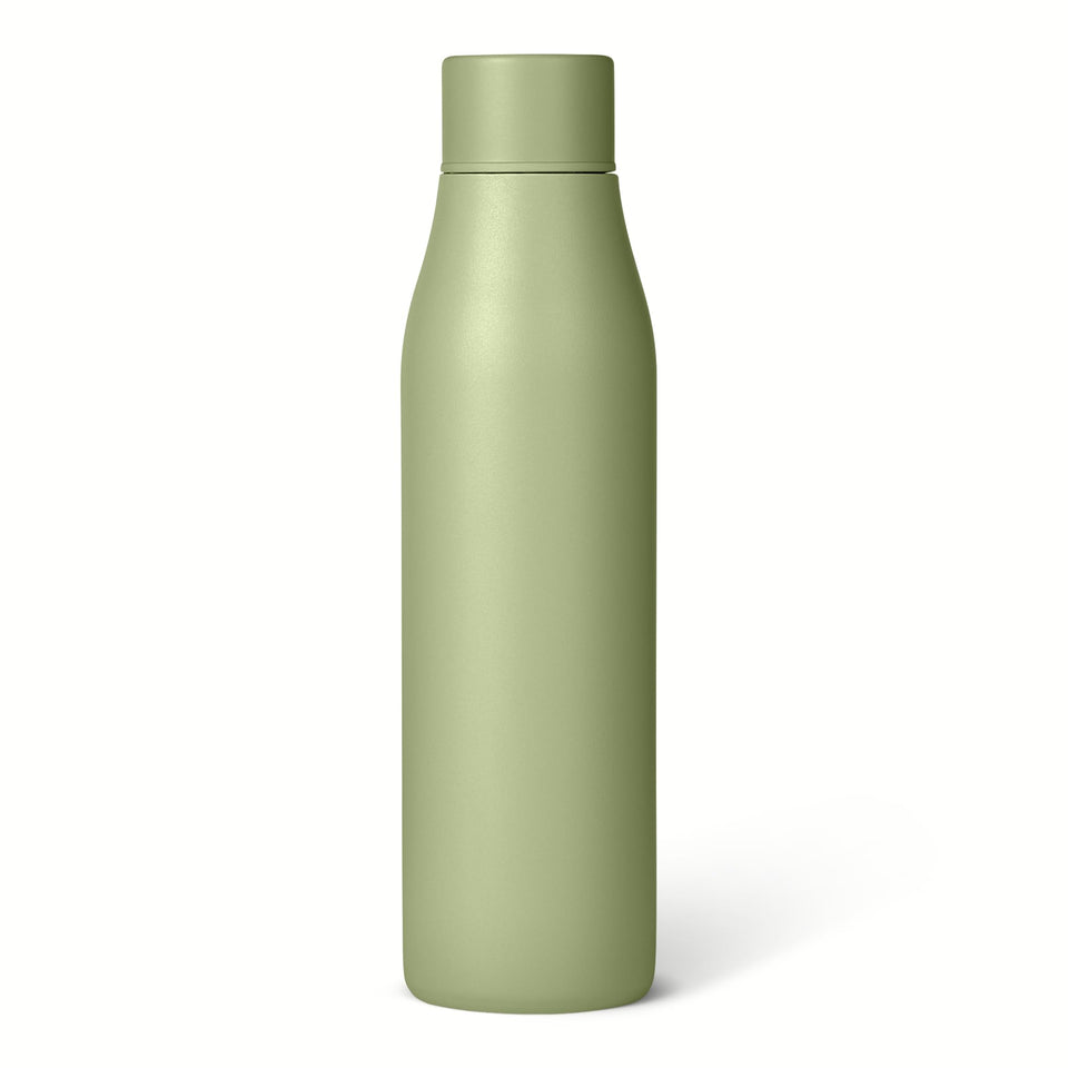 Amazon Basics insulated water bottle 20oz olive keeps drinks cool on the go