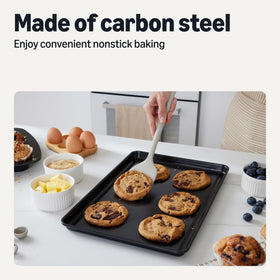 Amazon Basics square pan: even browning for brownies and casseroles