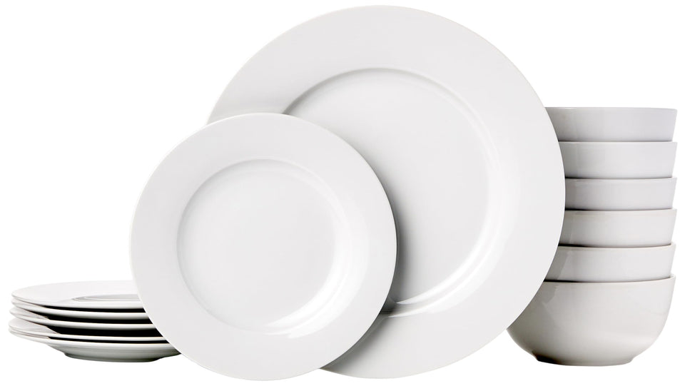 Amazon Basics porcelain dinner plates in white for everyday meals