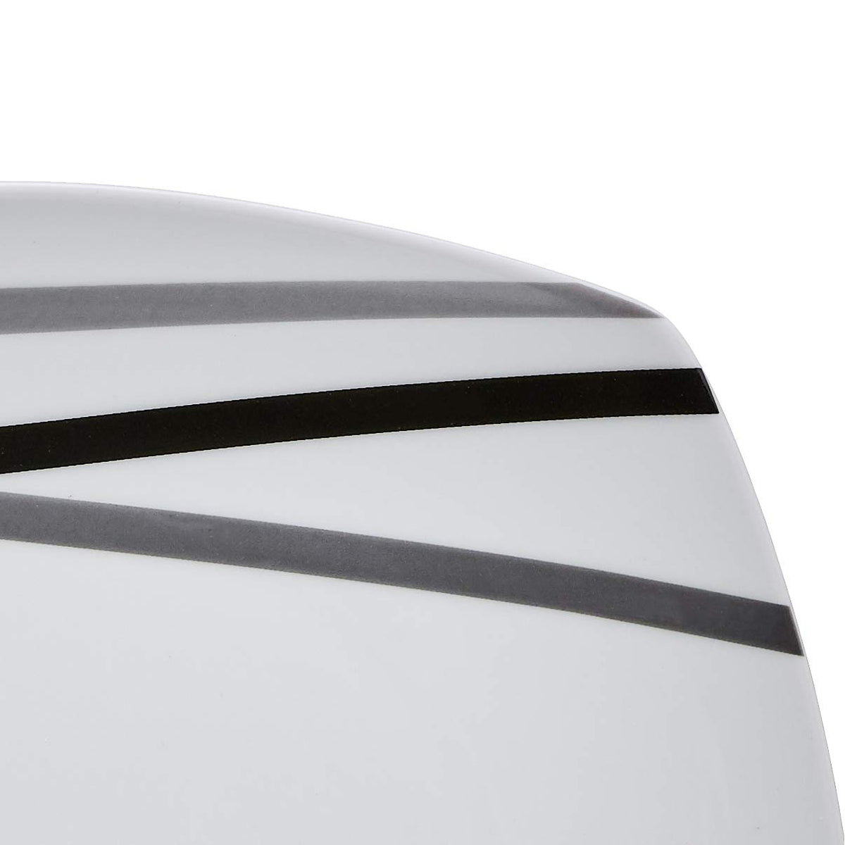 Amazon Basics porcelain dinnerware is lightweight yet durable for daily use