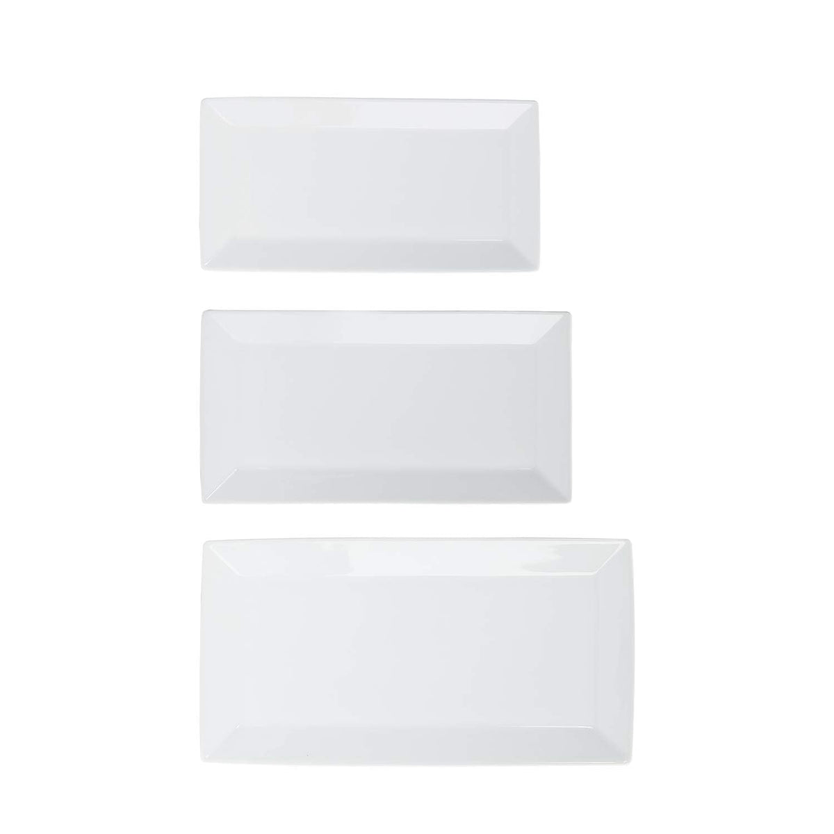Amazon Basics porcelain medium platter ideal for entrees and side dishes.