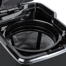 Amazon Basics removable filter basket makes grounds disposal easy.