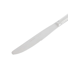 Amazon Basics silverware set balanced weight feels comfortable in hand.