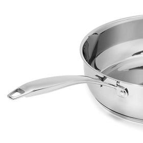 Amazon Basics 1.5-quart saucepan with lid for convenient simmering.