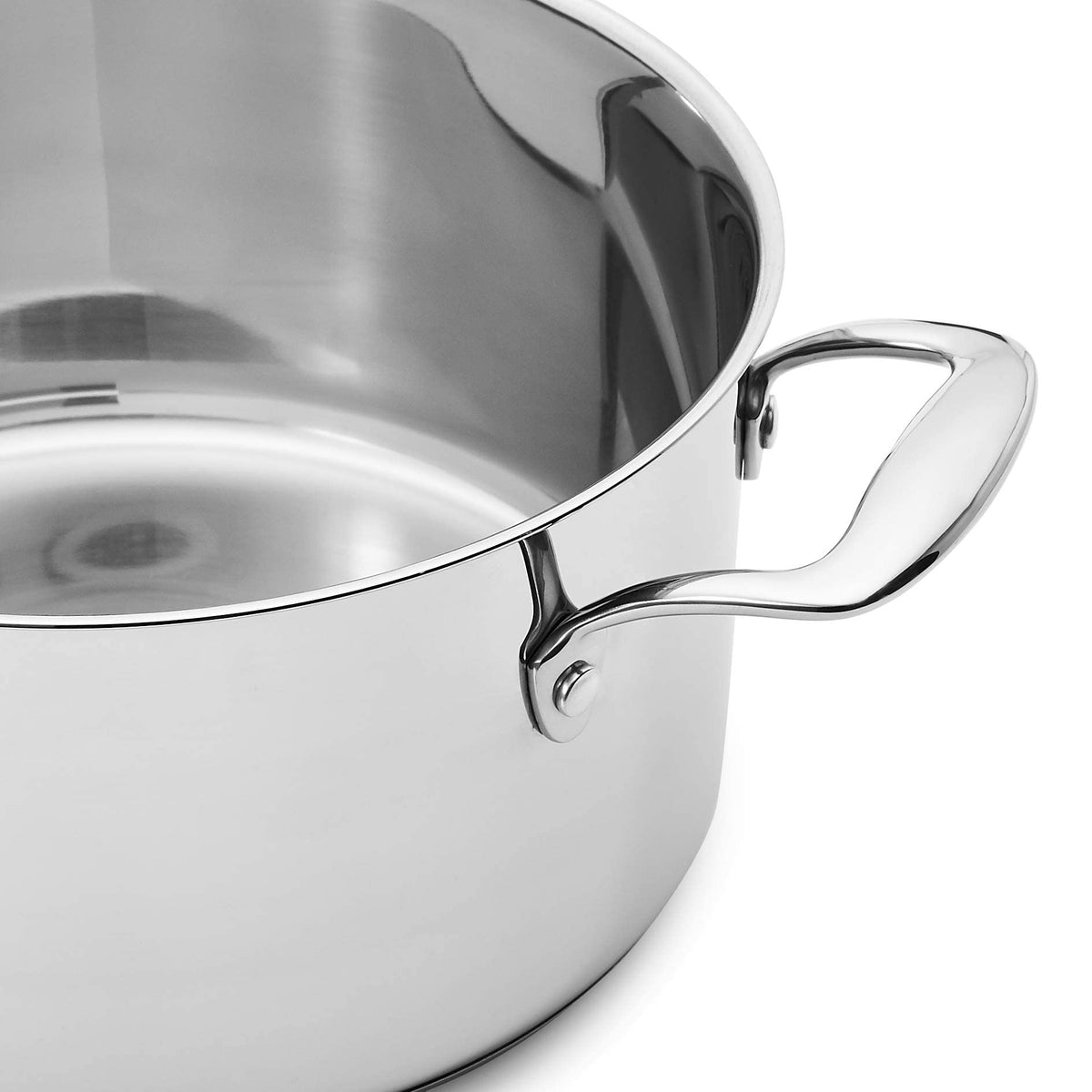 Amazon Basics steamer with lid enables healthy vegetable steaming and stock