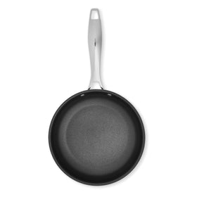 Amazon Basics stainless steel handle stays cool for safe, comfortable cooking