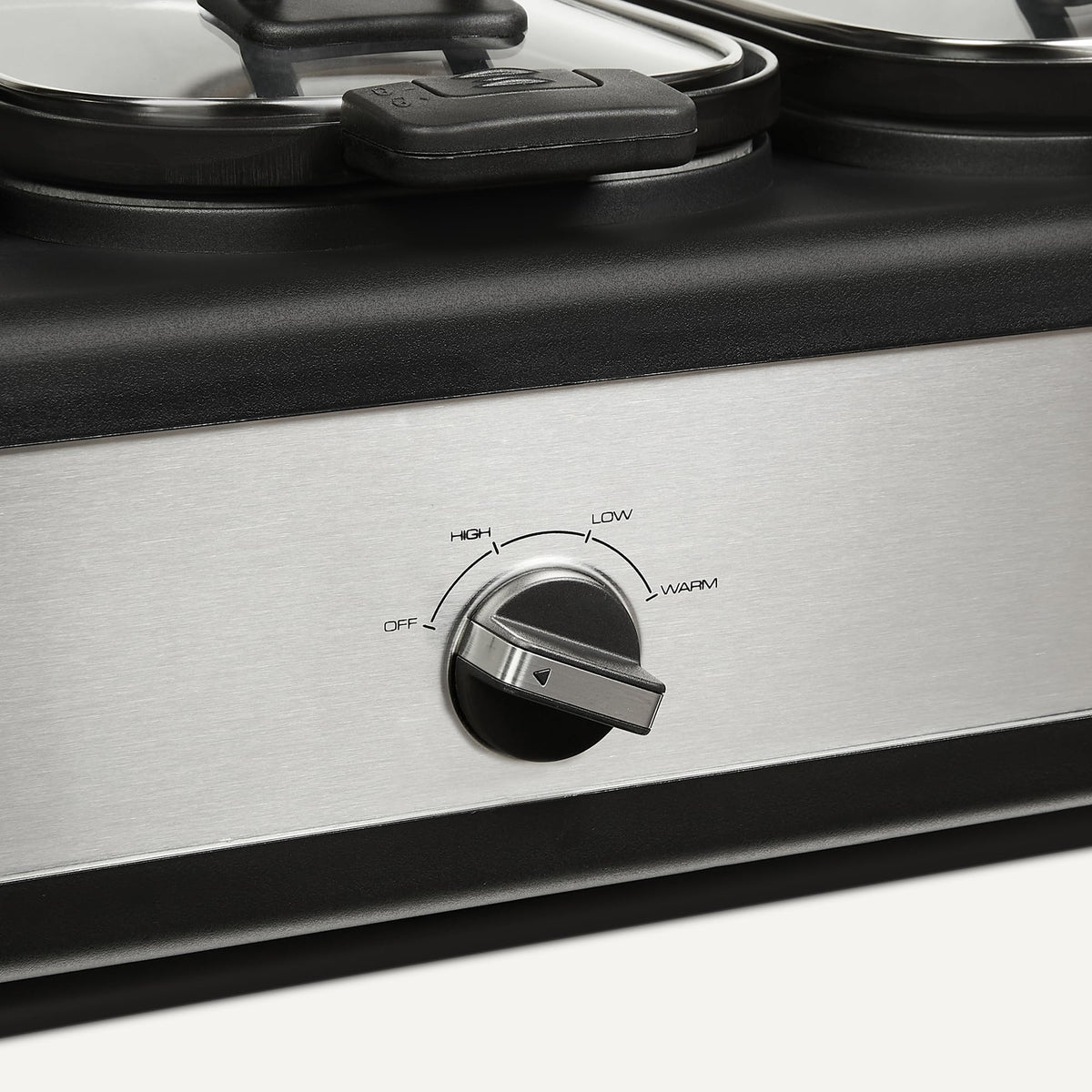 Amazon Basics stainless-steel exterior adds durability and style to your kitchen.