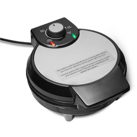 Amazon Basics waffle iron 8-inch ceramic nonstick plate for easy release.