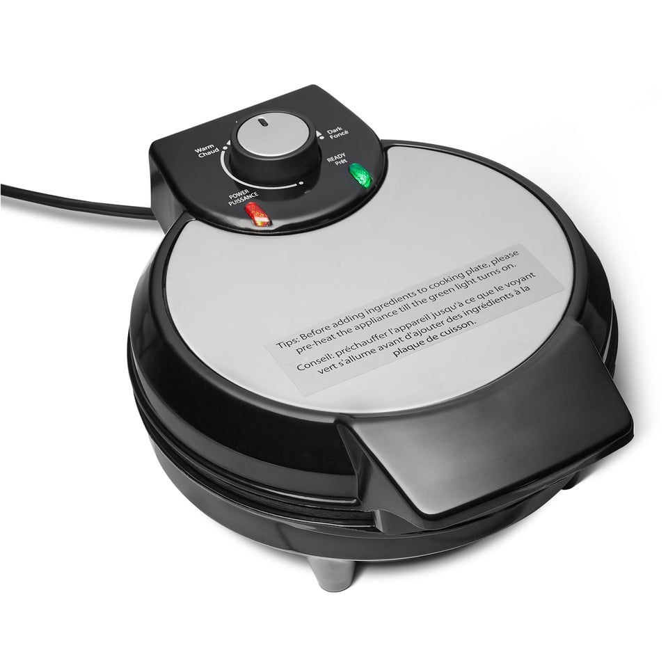Amazon Basics waffle iron 8-inch ceramic nonstick plate for easy release.