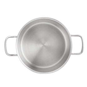 Amazon Basics flat stainless steel lid traps heat and moisture for richer flavors.