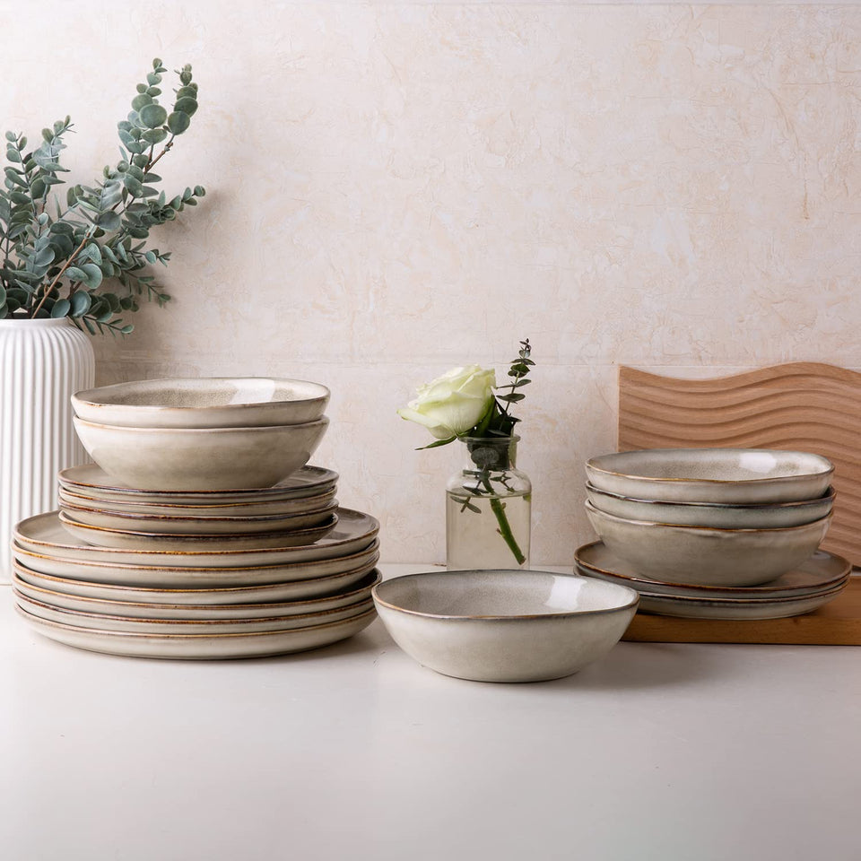 AmorArc 10.5-inch dinner plate with two-glaze finish enhances meals.