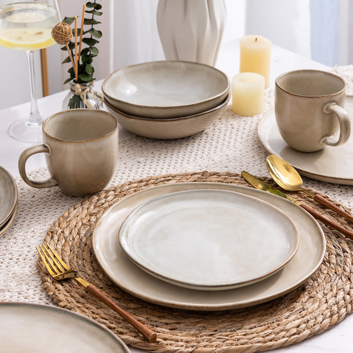 AmorArc lead-free glaze ensuring safe dining for families.