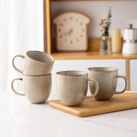 AmorArc mug features a glossy inner glaze that resists staining from coffee.