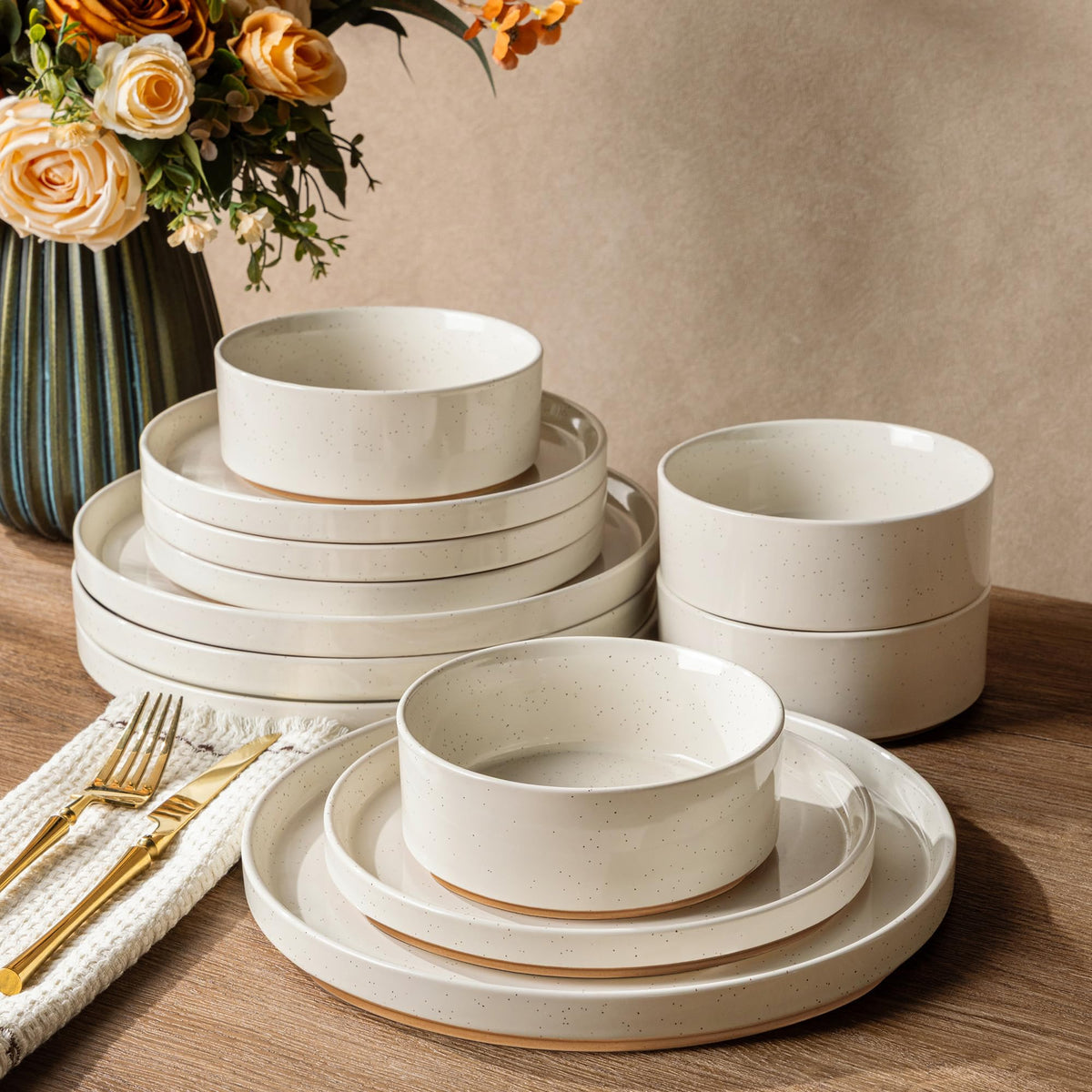 AmorArc scratch-resistant glaze detail for everyday use.