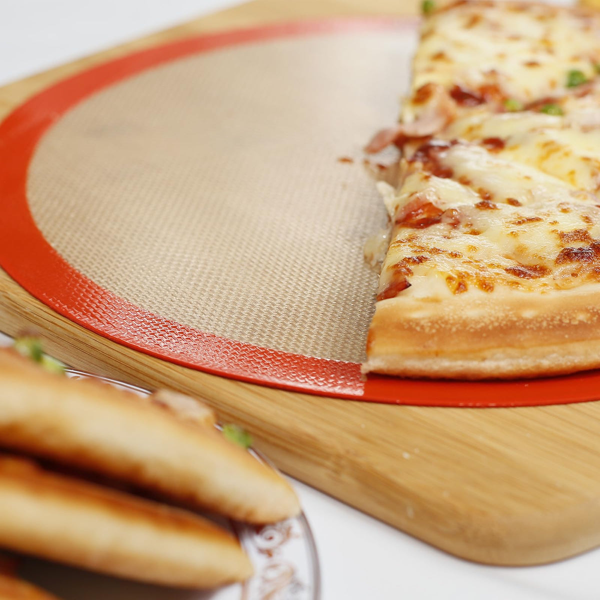 AMYONE silicone baking mats are reusable and eco-friendly, cutting waste.
