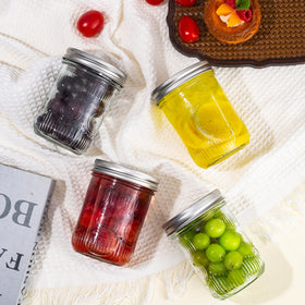 Amzcku tight-seal lid close-up emphasizes moisture protection and organization.