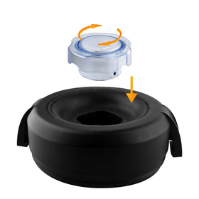 Anbige pitcher lid with plug helps keep ingredients contained during blending.