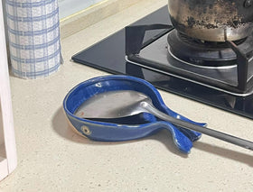 ANLYAWX ceramic spoon rest cleans easily via glaze surface